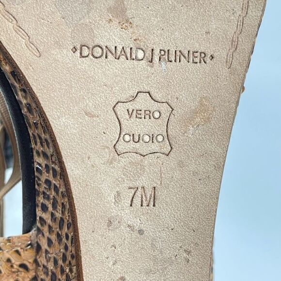 Donald J. Pliner SIGNED Deena Wedge Sandals Size 7 EUC AUTOGRAPHED - Picture 15 of 16